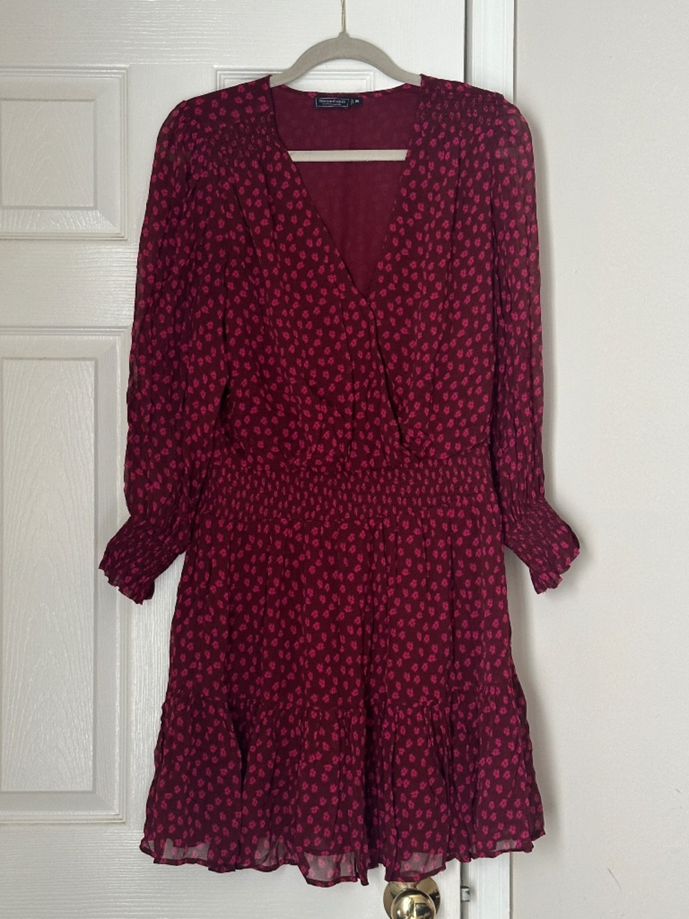 Vineyard Vines Faux Wrap Dress Red Black Floral V Neck Size Medium Lined Viscose